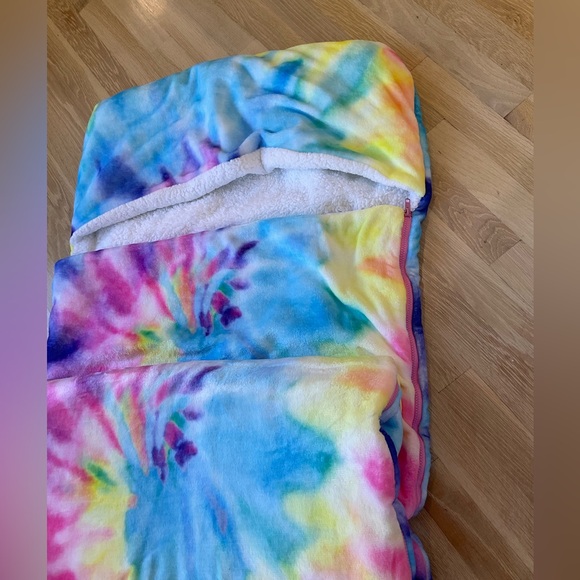 IScream Tie Dye Sleeping Bag - Picture 4 of 4